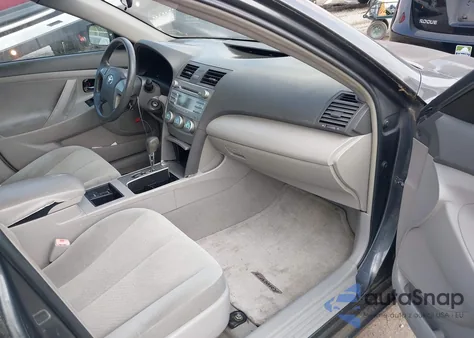 2007 Toyota Camry Le z USA, uszkodzony, nr VIN 4T1BE46K97U719952